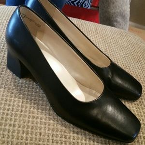 Carriage Court black pumps